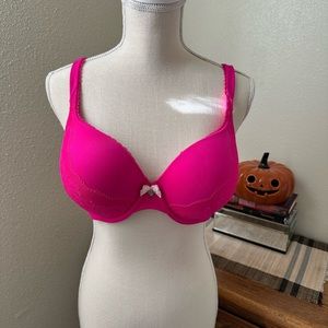 Brand New BODY BY VICTORIA
Lace Push-Up Perfect Shape Bra